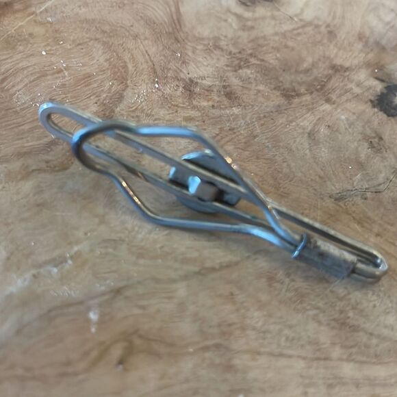 Vintage Tie Clip with Reverse Glass Painted Portrait of a Horse - Picture 4 of 5